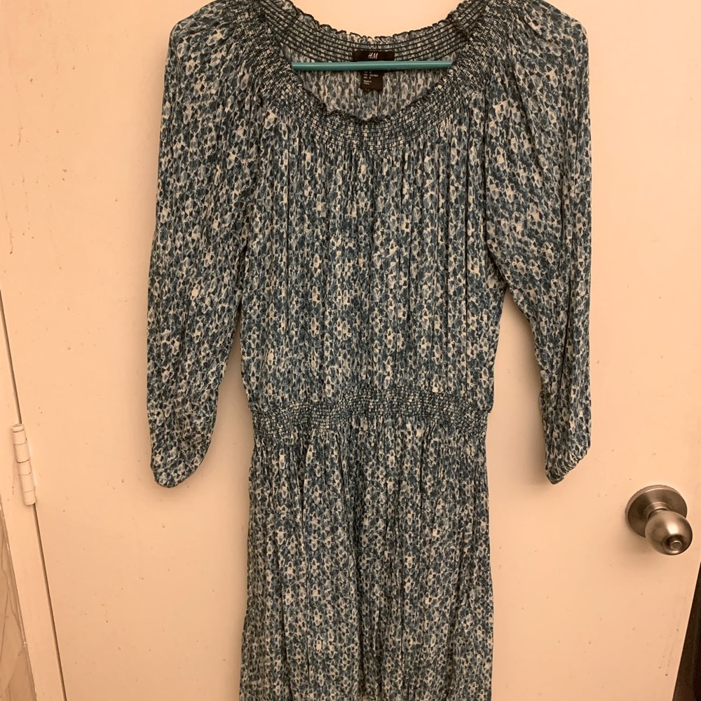 H&M patterned green and white dress. Lightweight and comfortable. Size 8.